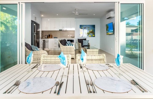 Palm Cove Villa | The Last Resort Villa 2