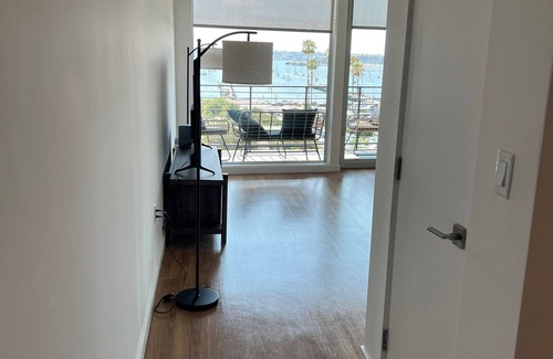 East Village Apartamento | The Lavender – Bright & Cozy 2-Bedroom Apartment with WiFi,GYM & AC