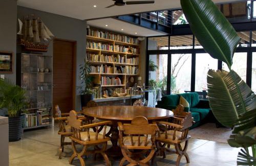 Hoedspruit Villa | The Lazy Leopard Lodge