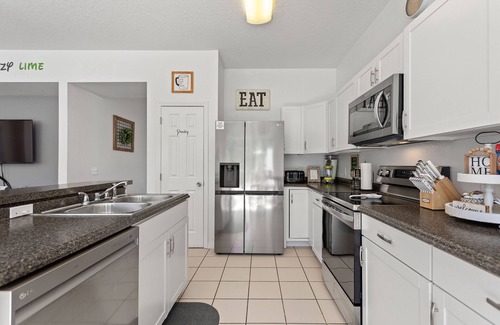 Briargrove Casa | The Lazy Lime-Hidden Mickey Scavenger Hunt-House near Disney-Pool & Hot tub!
