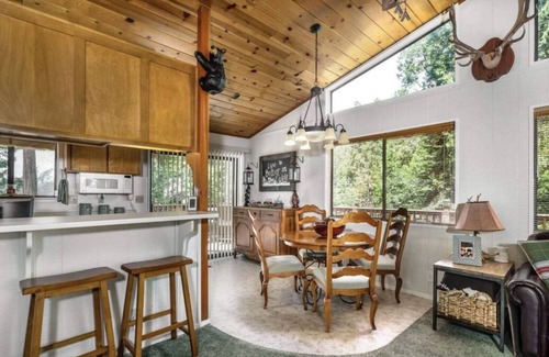 Cold Springs Cabina | The Lazy Lodge Cabin in Cold Springs *WiFi and AT&T cell service working”