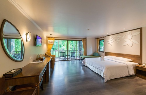 Khuekkhak Hotel | The Leaf On The Sands by Katathani