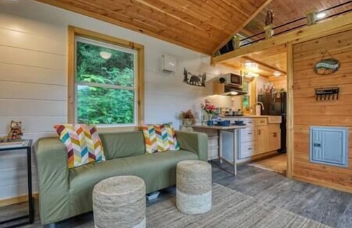Newport Casa | The LeConte Tiny Home on the Pigeon River