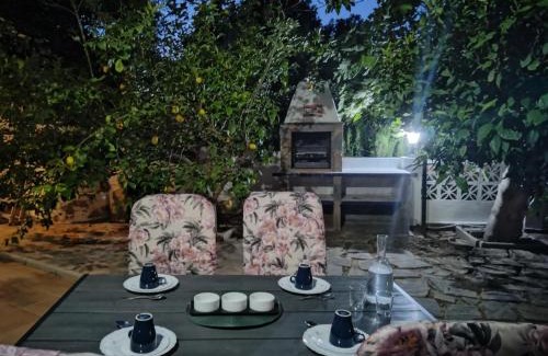 Torremolinos Casa | The Lemon Grove House - large private garden, private pool - perfect for families