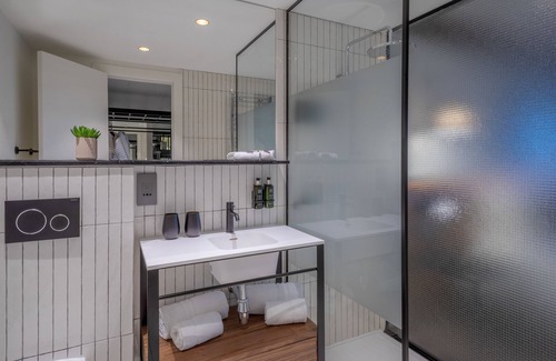 Euston Hotel | The Level at the Melia White House