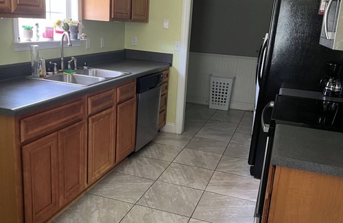 Leland Casa | The Lewis House, Charming 3-bedroom house with WiFi and AC in lovely Leland.
