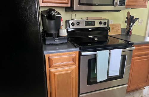 Leland Casa | The Lewis House, Charming 3-bedroom house with WiFi and AC in lovely Leland.