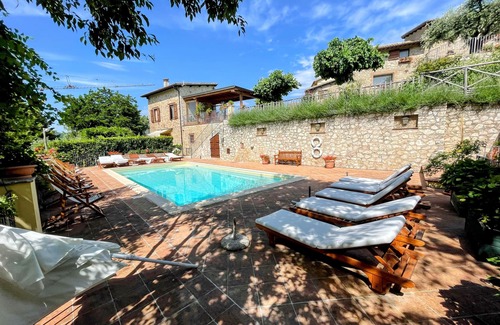 Spoleto Casa | La vida de un aristócrata en una finca rural. Quédate en la mansión. Capacidad para 10 personas.