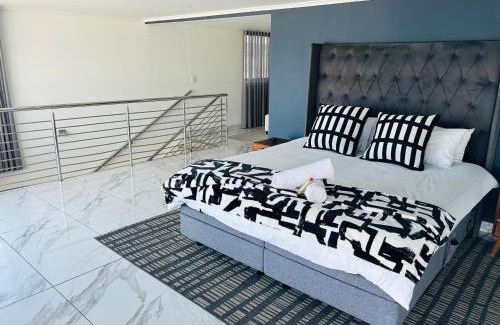 Bloubergstrand Casa | The Lighthouse - Beachfront