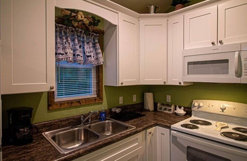 Robbinsville Cabina | The Lil House
