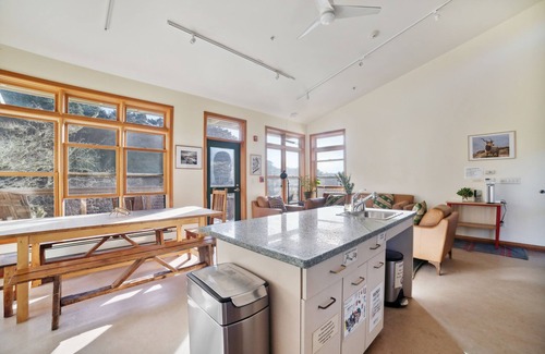Point Reyes Station Otro | The Limantour Lodge-Sleeps 50!
