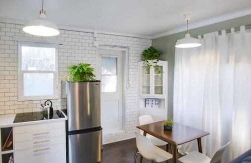 San Luis Obispo Apartamento | The Lincoln Street Cottage SANITIZED & SAFE!