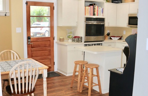 Crisp Cabaña | The Lindell House Fully handicapped equipped country cottage