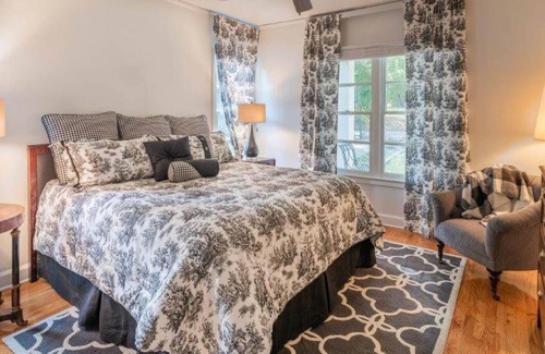 Natchez Casa | The Linden Cottage located directly behind Linden Bed and Breakfast