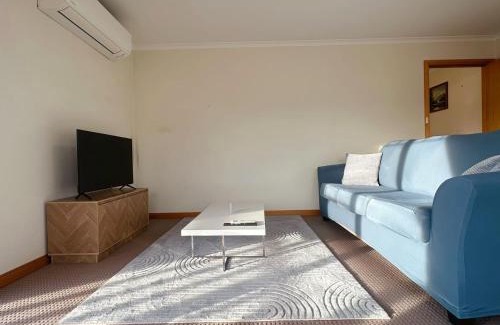 Lindisfarne Casa | The Lindisfarne Loft - close to CBD and Airport