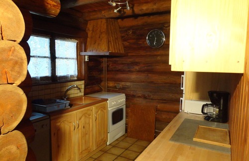 Marcillac-la-Croisille Chalet De Esquí | El pequeño tronco con vista al lago.