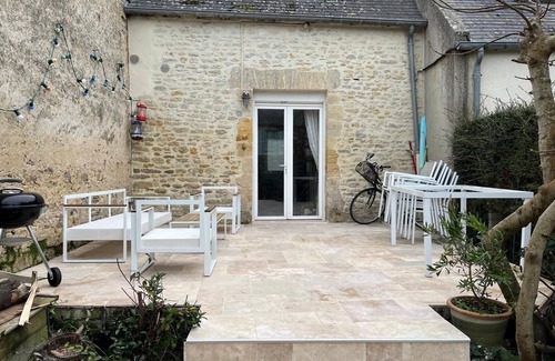 Arromanches-les-Bains Casa | The little sinner's house.
