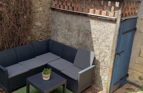 Sancerre Casa | The little blue house