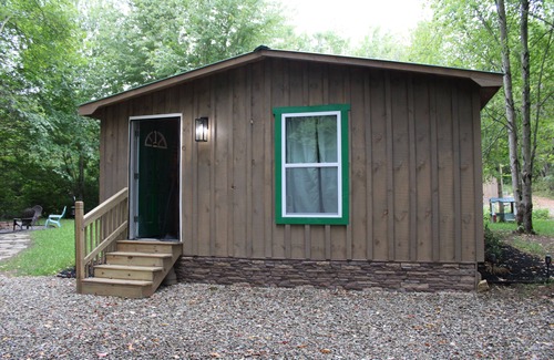 Silver Creek Cabina | The Little Cabin on Old Main Rd.
