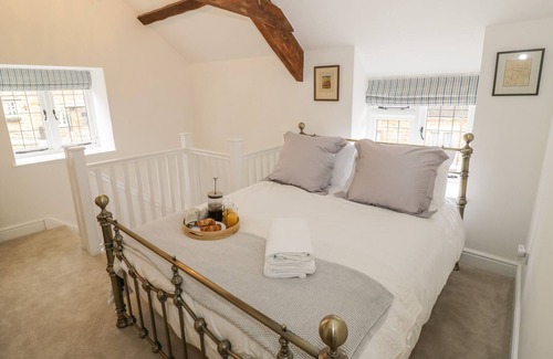 Sibford Gower Cabaña | THE LITTLE COTTAGE, romantic, character holiday cottage in Swalcliffe