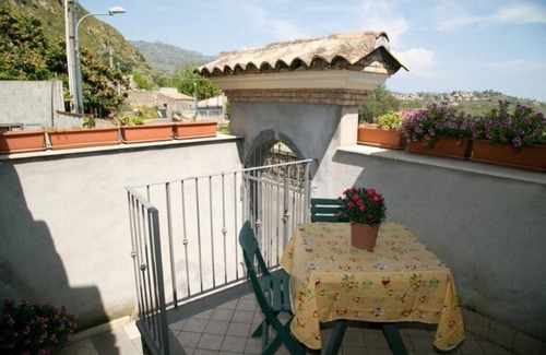 Calatabiano Casa | The "Little House" a stone's throw from the sea and Taormina