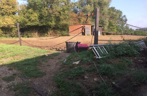 Pont-a-Celles Casa | La pequeña casa en la pradera