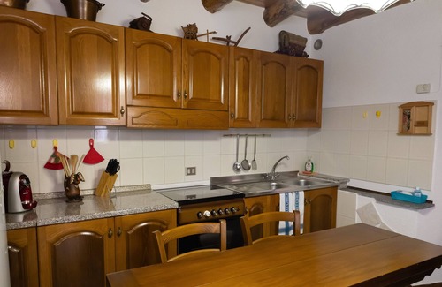 Brusimpiano Apartamento | The Little House [Franco's Court]