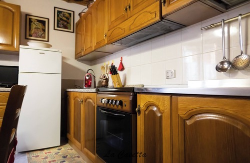 Brusimpiano Apartamento | The Little House [Franco's Court]
