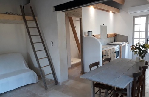 Chamaret Casa | La casita en las viñas con piscina