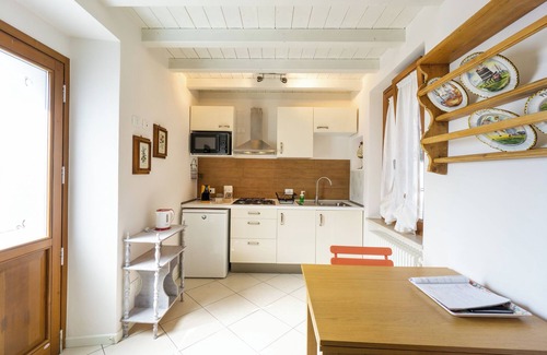 Lonato del Garda Casa | The Little House in the Citadel - Mini-home in quiet neighborhood in historic center