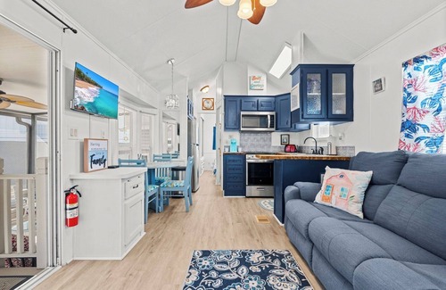 Upper Grand Lagoon Casa | The Little Love Bug: 2-pup friendly, golf cart, screened porch, near beach/pool