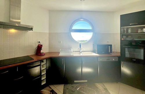 Saint-Denis Apartamento | The Little Nest – Sea View, Comfort & Parking