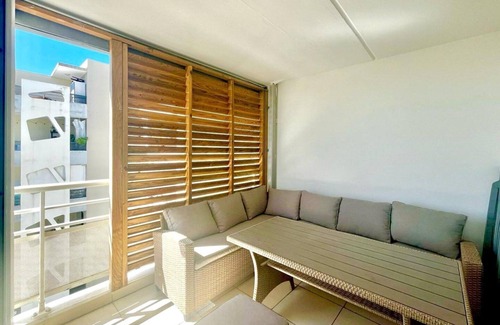 Saint-Denis Apartamento | The Little Nest – Sea View, Comfort & Parking