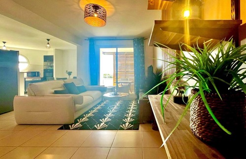 Saint-Denis Apartamento | The Little Nest – Sea View, Comfort & Parking