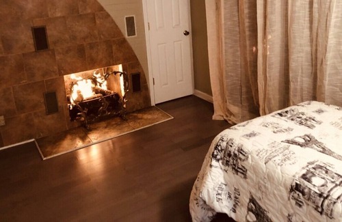 Royal Oak Casa | The Little Royal House of Woodward