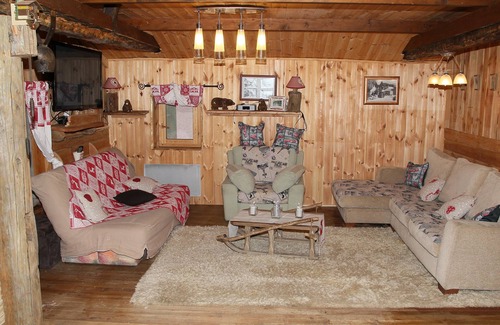La Salle-les-Alpes Apartamento | El acogedor apartamento en una casa típica ubicada en el pueblo.