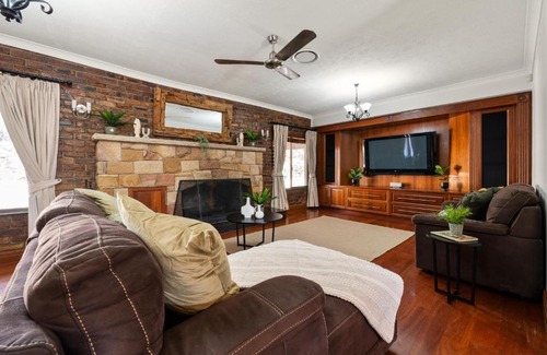 Molendinar Casa | The Lodge - A Great Stay