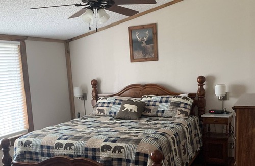 Washburn Cabina | The Lodge at COSY Farms Tranquilo, apartado, vistas a la montaña. Familia amigable,