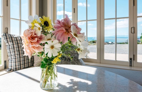 Oneroa Casa | The Lodge at Mudbrick