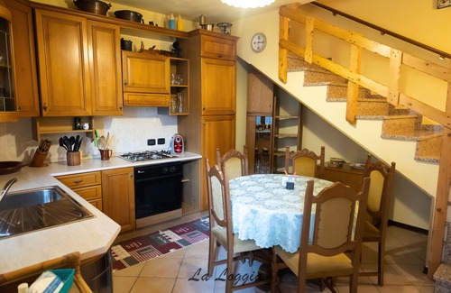 Brusimpiano Apartamento | The Lodge [Franco's Court]