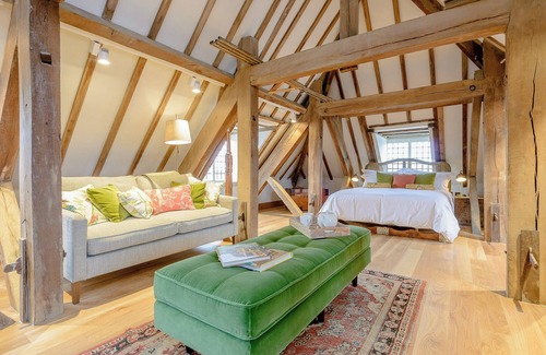 Brackley Cabaña | The Loft at Brackley Town Hall