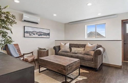 Sturgis Apartamento | The Loft at Raz Hideaway Mountain Ranch - Sleeps 3