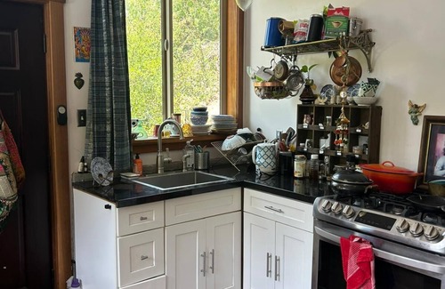 Topanga Cabaña | The Loft at Topanga Canyon: Cottage Retreat with Trails, Creek & Mountain View