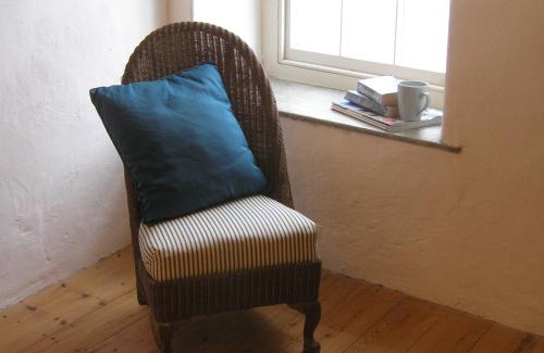 Cylch-Y-Garn Cama Y Desayuno | The Loft barn apartment - Pen y Graig Church Bay sea views near beach No Pets
