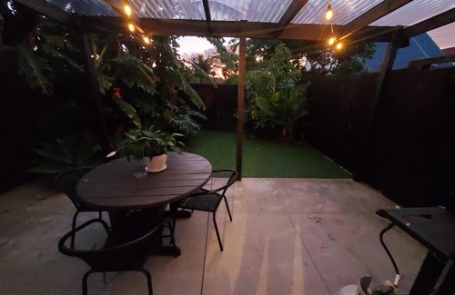 Onerahi Casa | The Loft Guesthouse - Private Harbourside Oasis