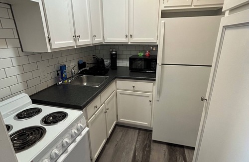 Albert Lea Apartamento | The Loft small studio apartment on the 2nd floor. Private, Small & Affordable