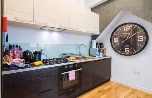 Roath Condominio | The Loft | Trendy Top Floor 1 Bed | Oakfield Apts