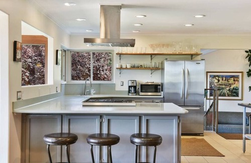Sebastopol Villa | The Lone Palm - Wine Country Retreat y fuera del sitio - 14 camas, capacidad para 20 ++