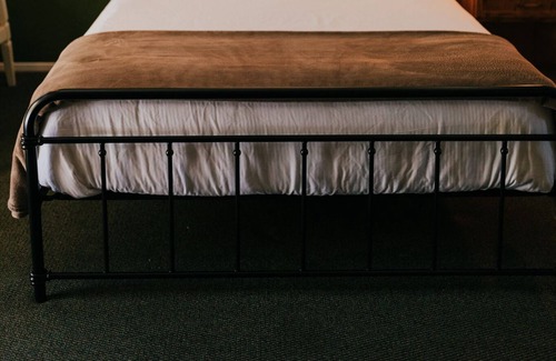Long Barn Cabina | The Long Barn Lodge - Deluxe Double Queen Room
