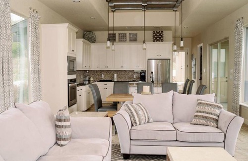 Spring Branch Casa | The Lookout at Hidden Falls